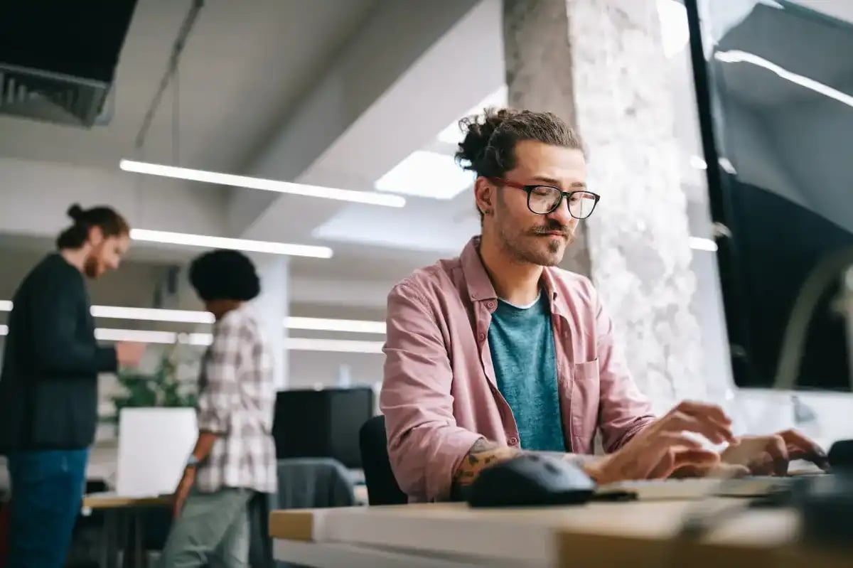 desktop desk employee