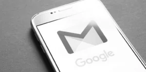 gmail black white