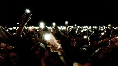 crowd phones no logo scaled
